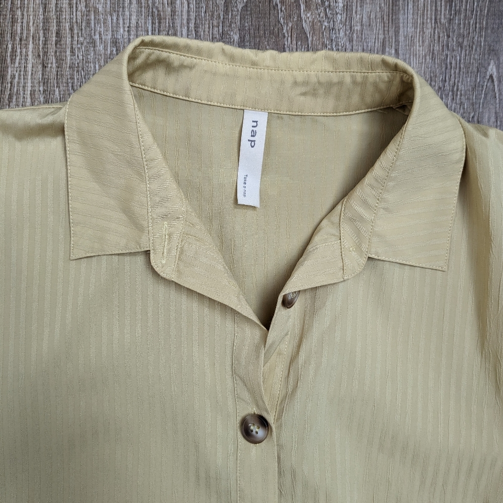 Nap Fantastic Curved Hem Blouse Pastel Butter Yellow Size Large - Picture 9 of 16